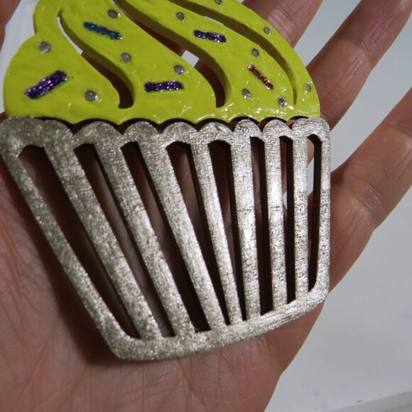 Cupcake Laser Cut Wooden Ornament Hangs DOUBLE SIDED - Picture 4 of 5